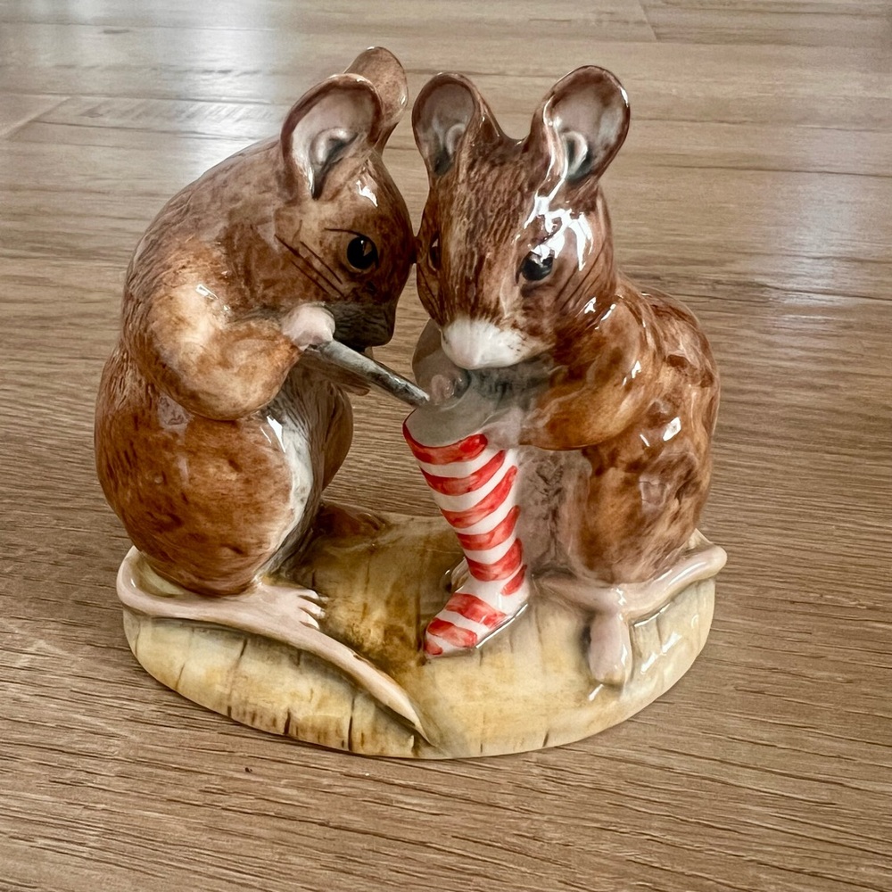 Vintage 1991 Royal Albert Beatrix Potter Figurine - The‎ Christmas Stocking